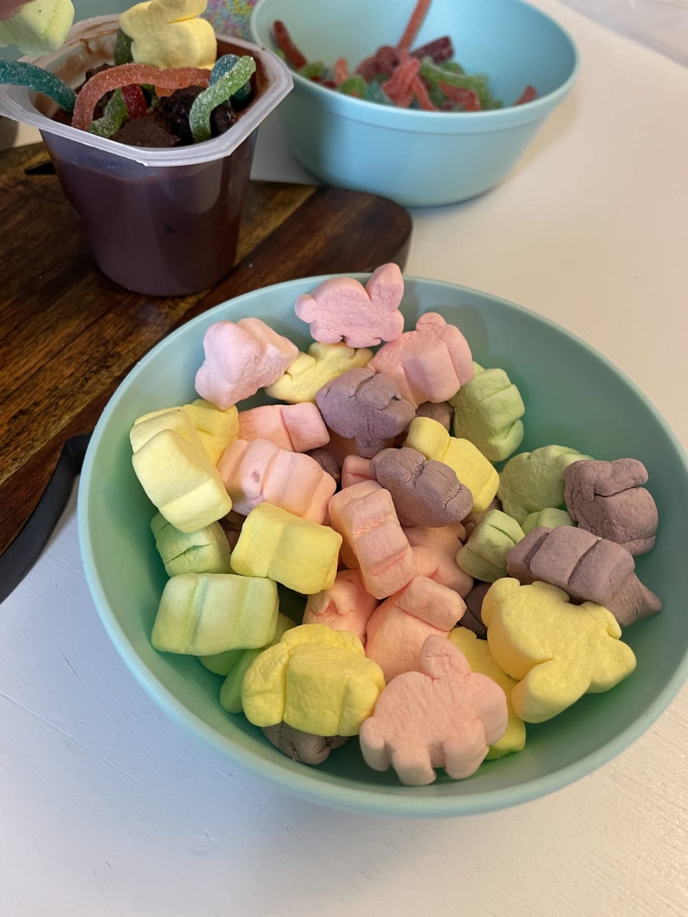 How to Make Easter Dirt Cups for Kids