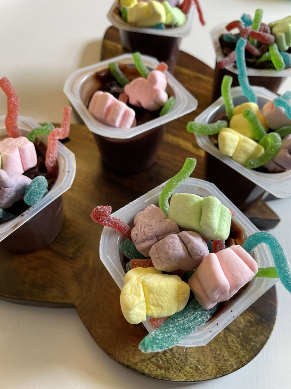 How to Make Easter Dirt Cups for Kids