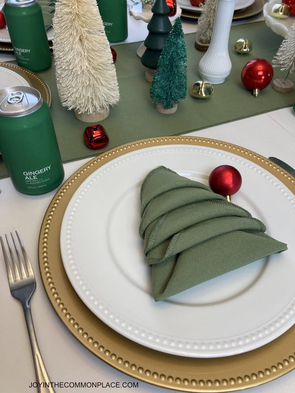 Classic Green & Red Christmas Tablescape