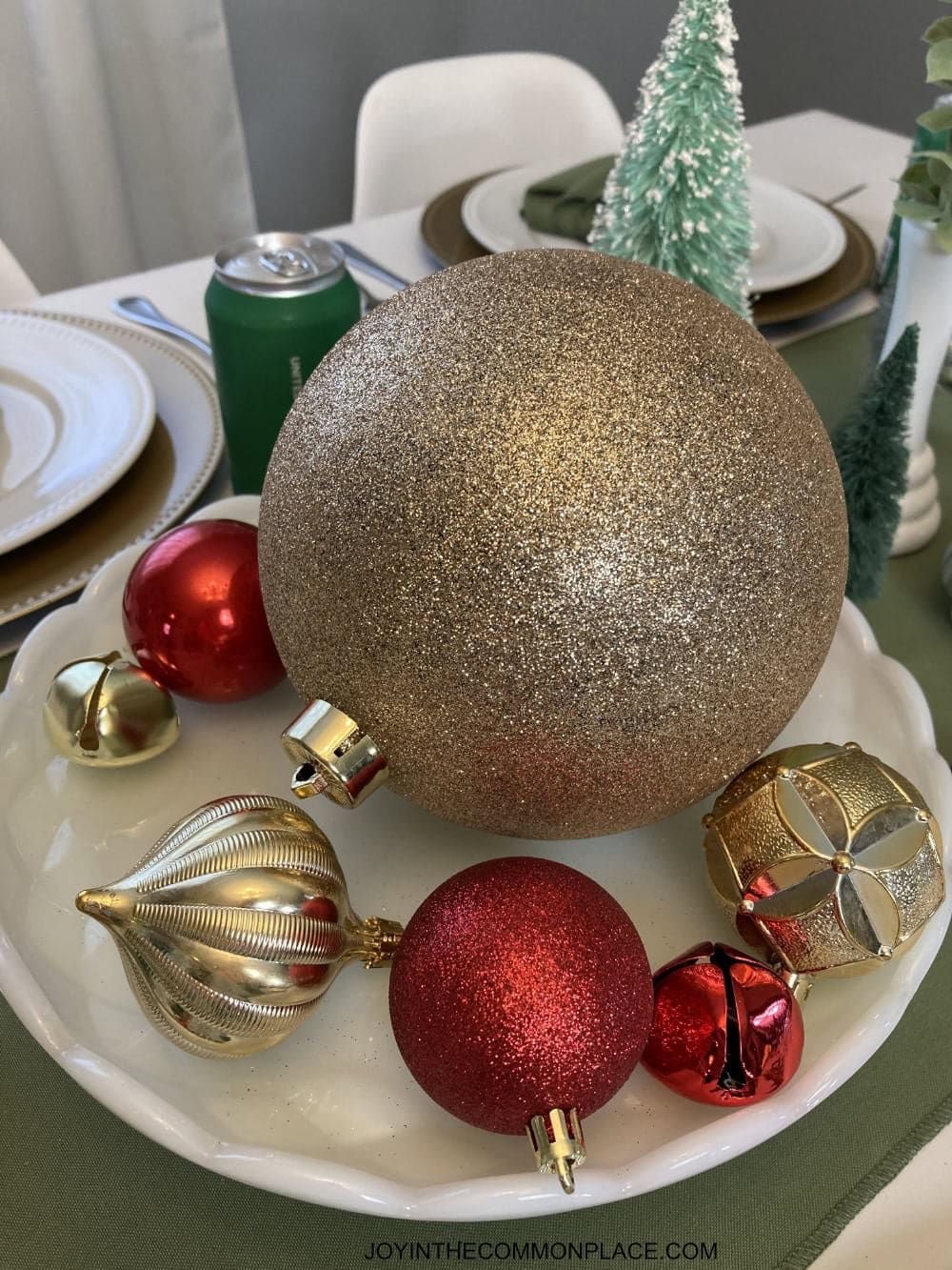 Classic Green & Red Christmas Tablescape