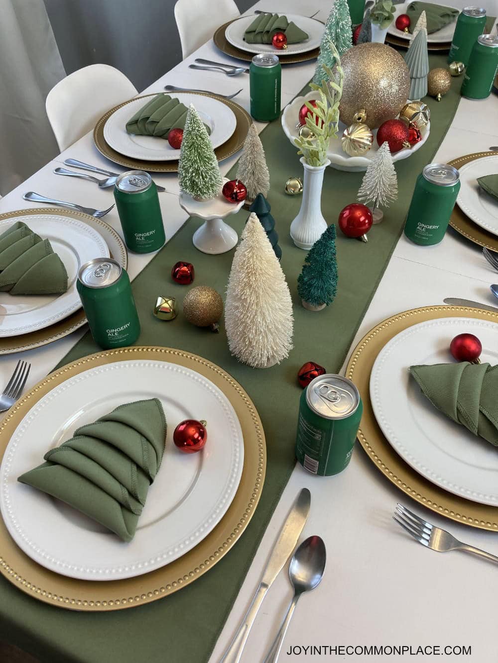 Classic Green & Red Christmas Tablescape